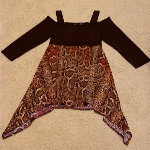 Slinky Cold shoulder asymmetric tunic - Picture 1 of 12